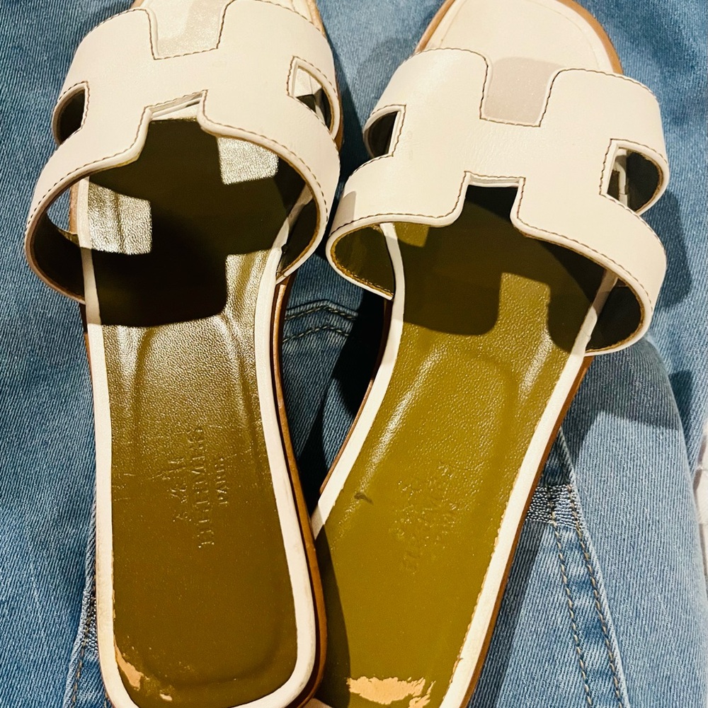 Hermes White and Olive Green Sandals - Picture 5 of 13